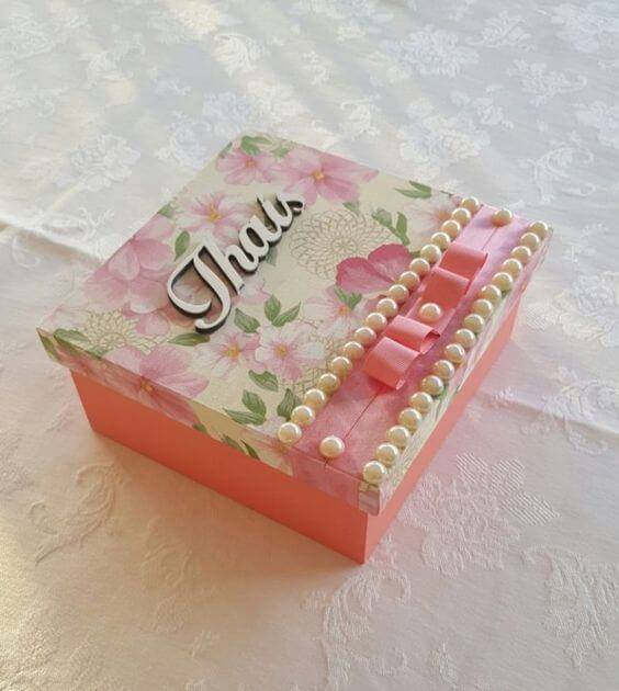 Souvenir box with printed and personalized lid