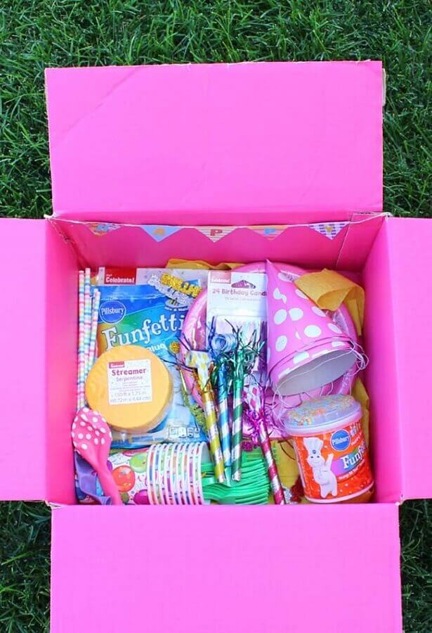 fun idea of surprise box for friend Foto Pinterest