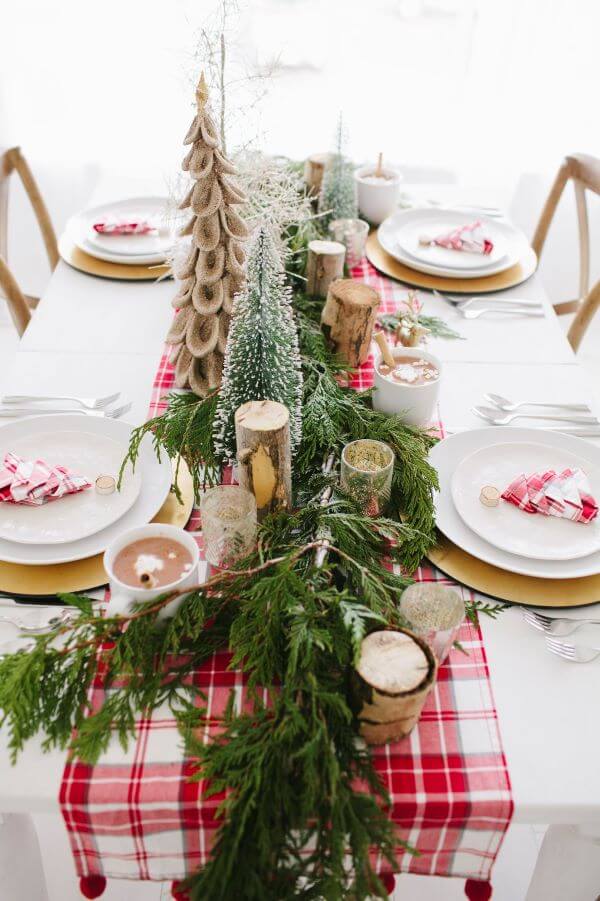 Christmas table with center 