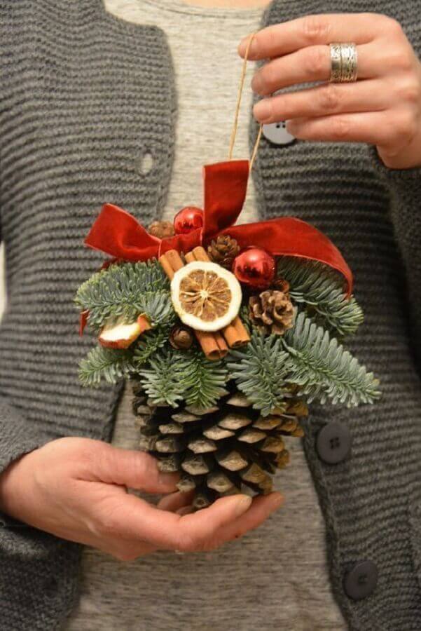 Christmas ornament template with pinecone Photo Constance Zahn